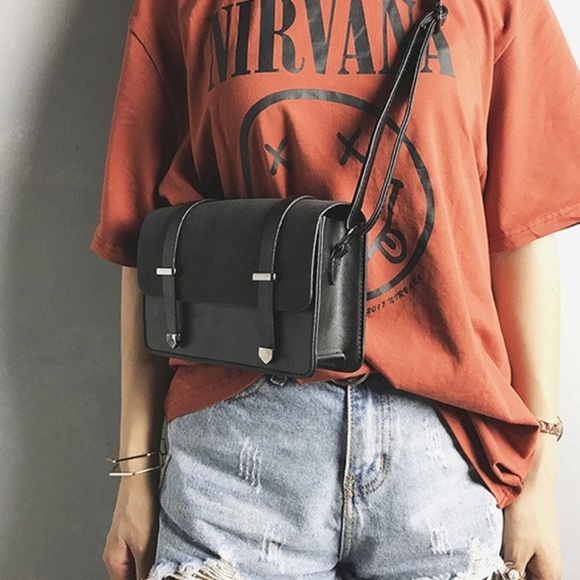 Handbags - Black Messenger Tote